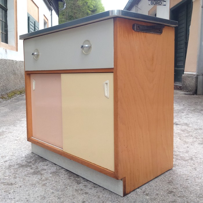 Midcentury Pastell Schrank