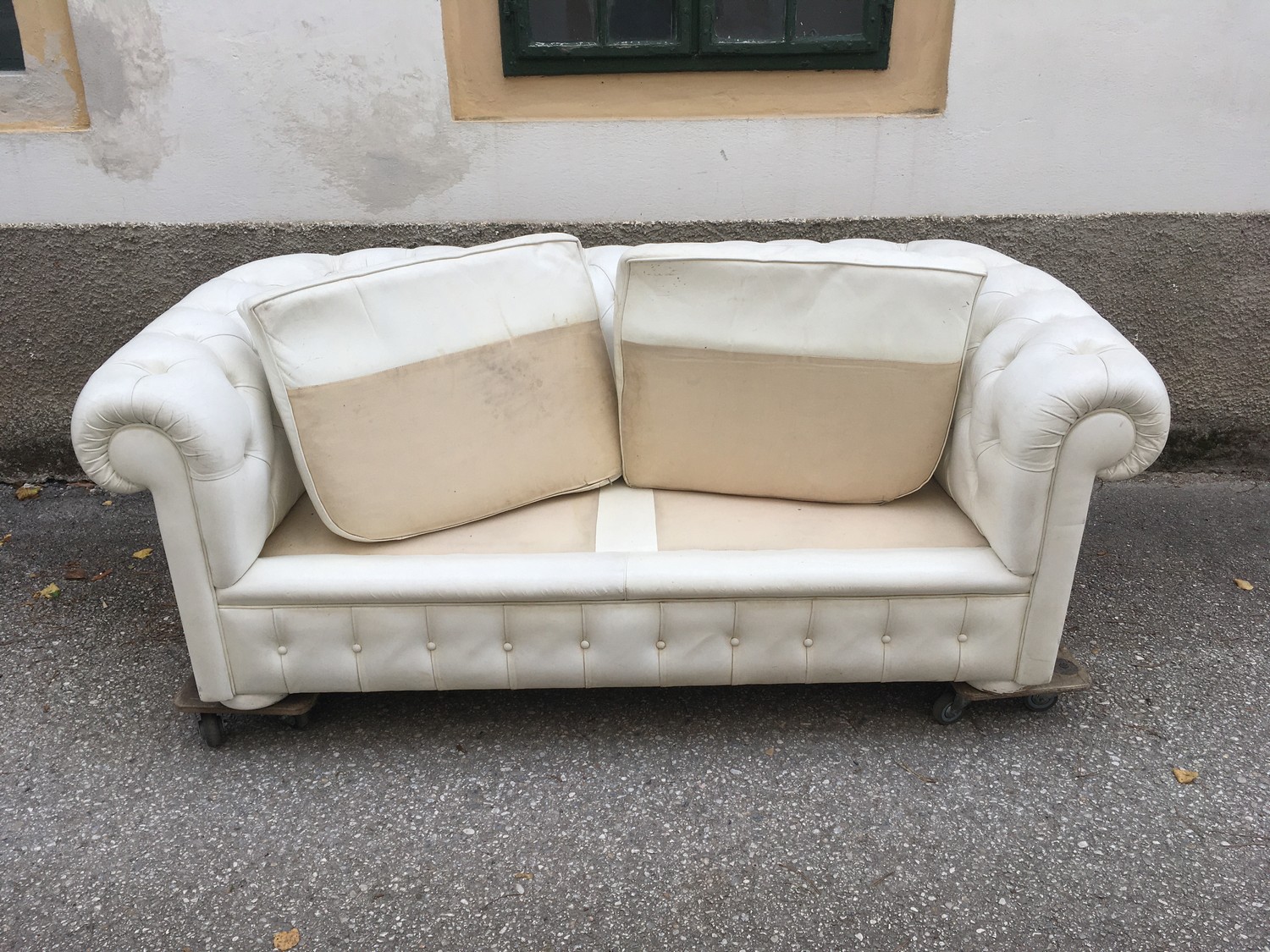 Sofa Couch Chesterfield Leder creme weiß Clubsofa Dreisitzer