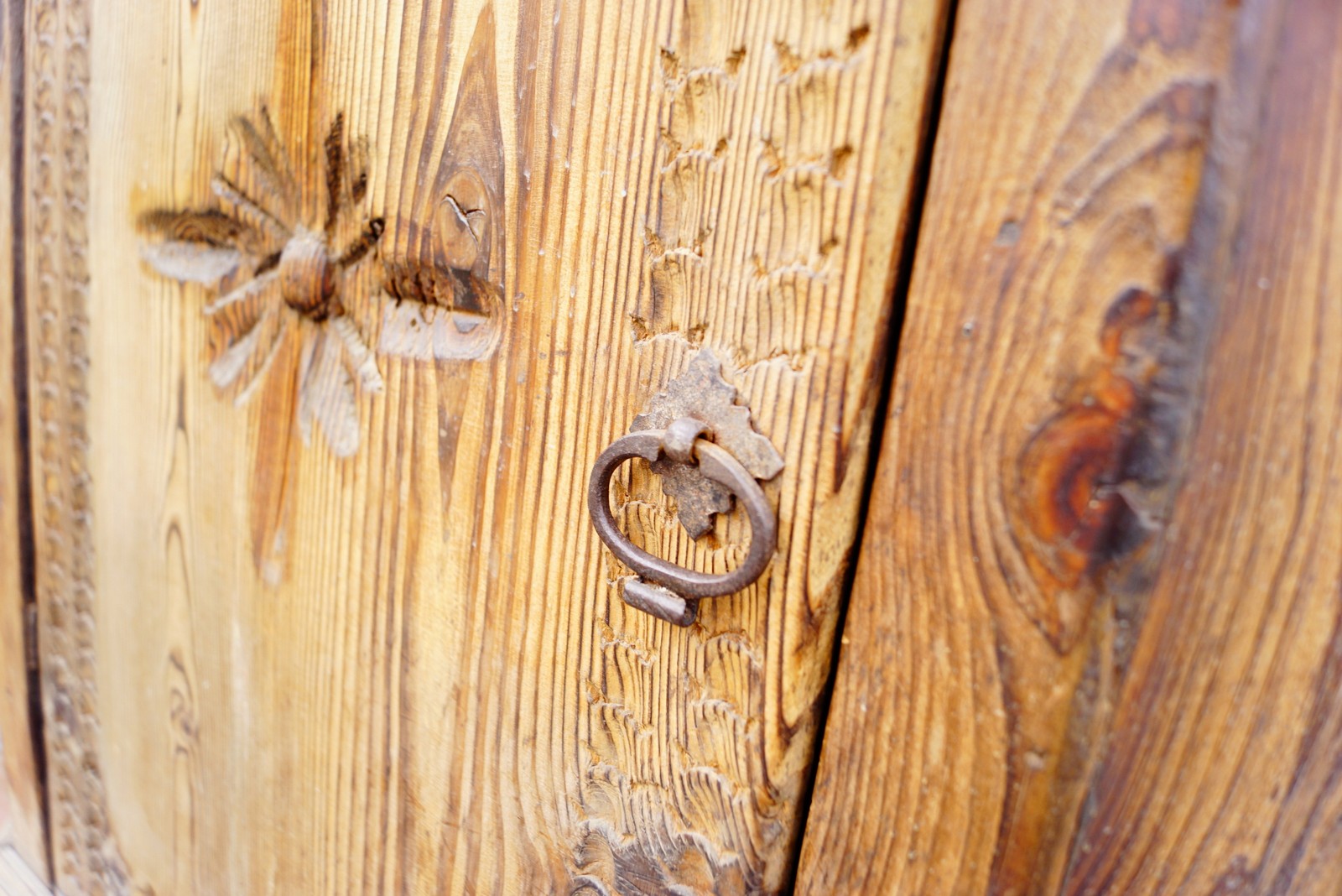 Wandschrank antik rustikales Bauernmöbel 1890 Schnapskasten Bauernschrank Bauernstube