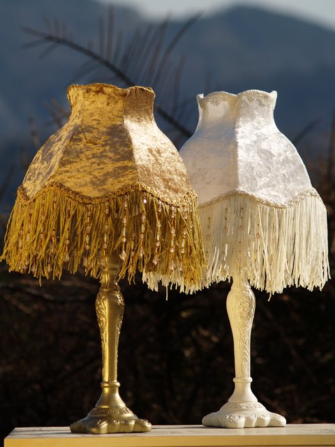 Tischlampe schimmernder Schirm Samt mit Fransen