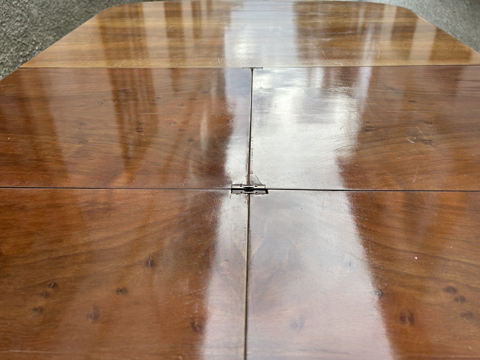 artdeco tisch antik ausziehbar nuss art deco Speisetisch massivholz antiquität brutalistisch Spiegelfurnier