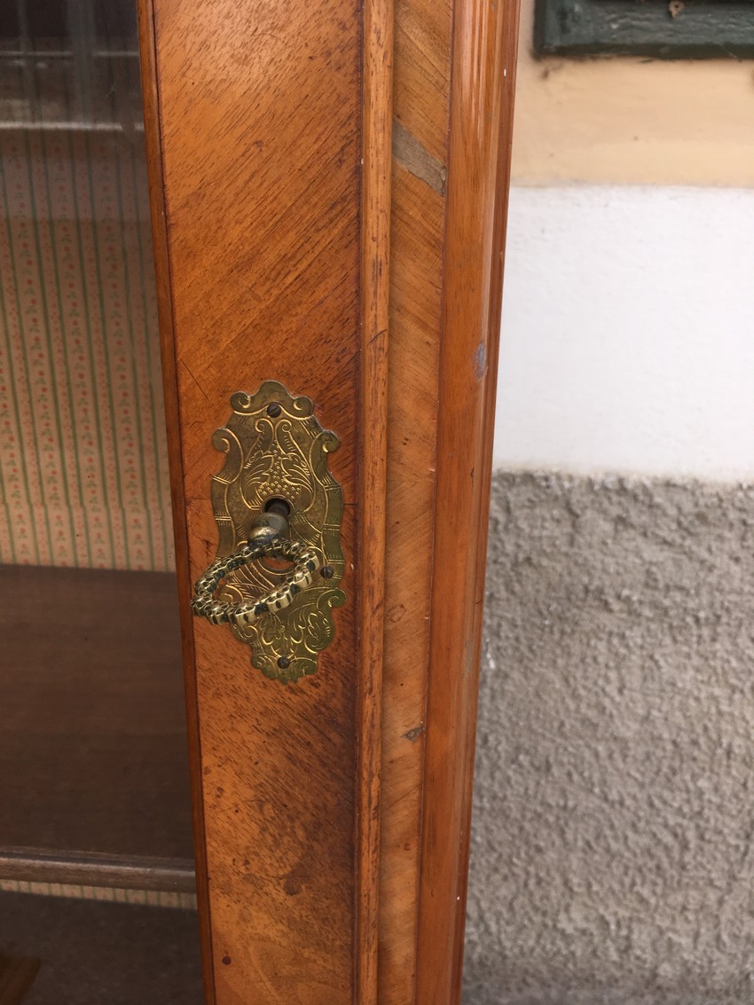 Buecherschrank Vitrine antik Nuss Vollholz Bibliothek
