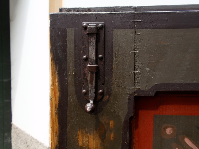 Schrank antik bemalt