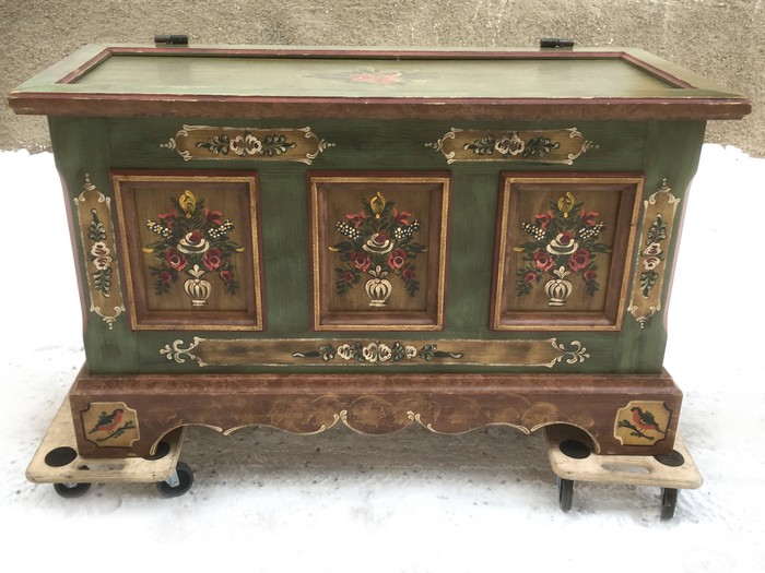 Landhaus Truhe bemalt