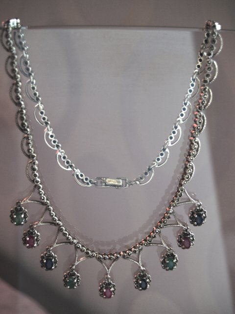 Rubine, Smaragde und tiefblaue Saphire Collier 925 Silber