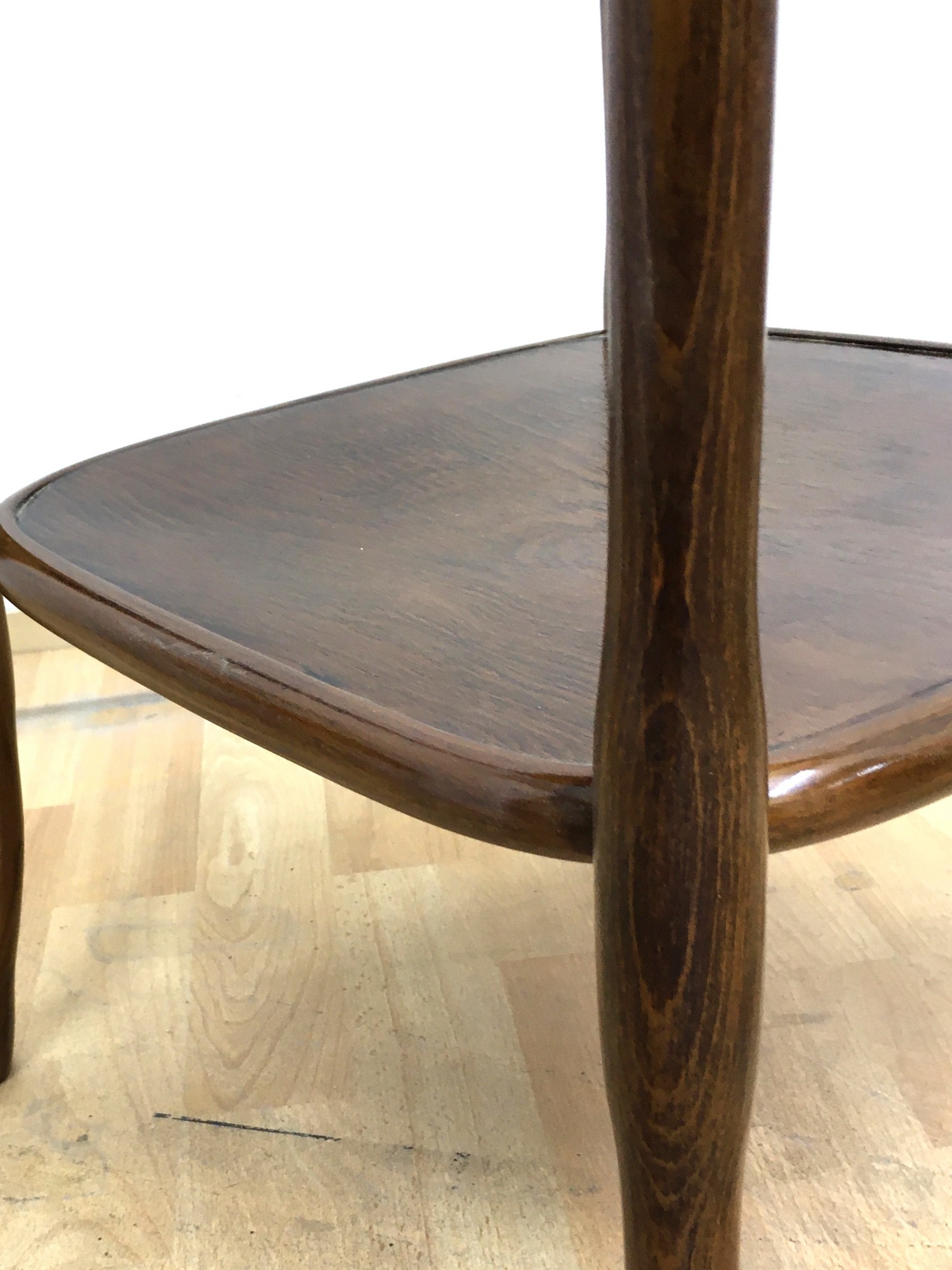 Kohn Tisch Beistelltisch Blumentisch Bugholz antik restauriert original