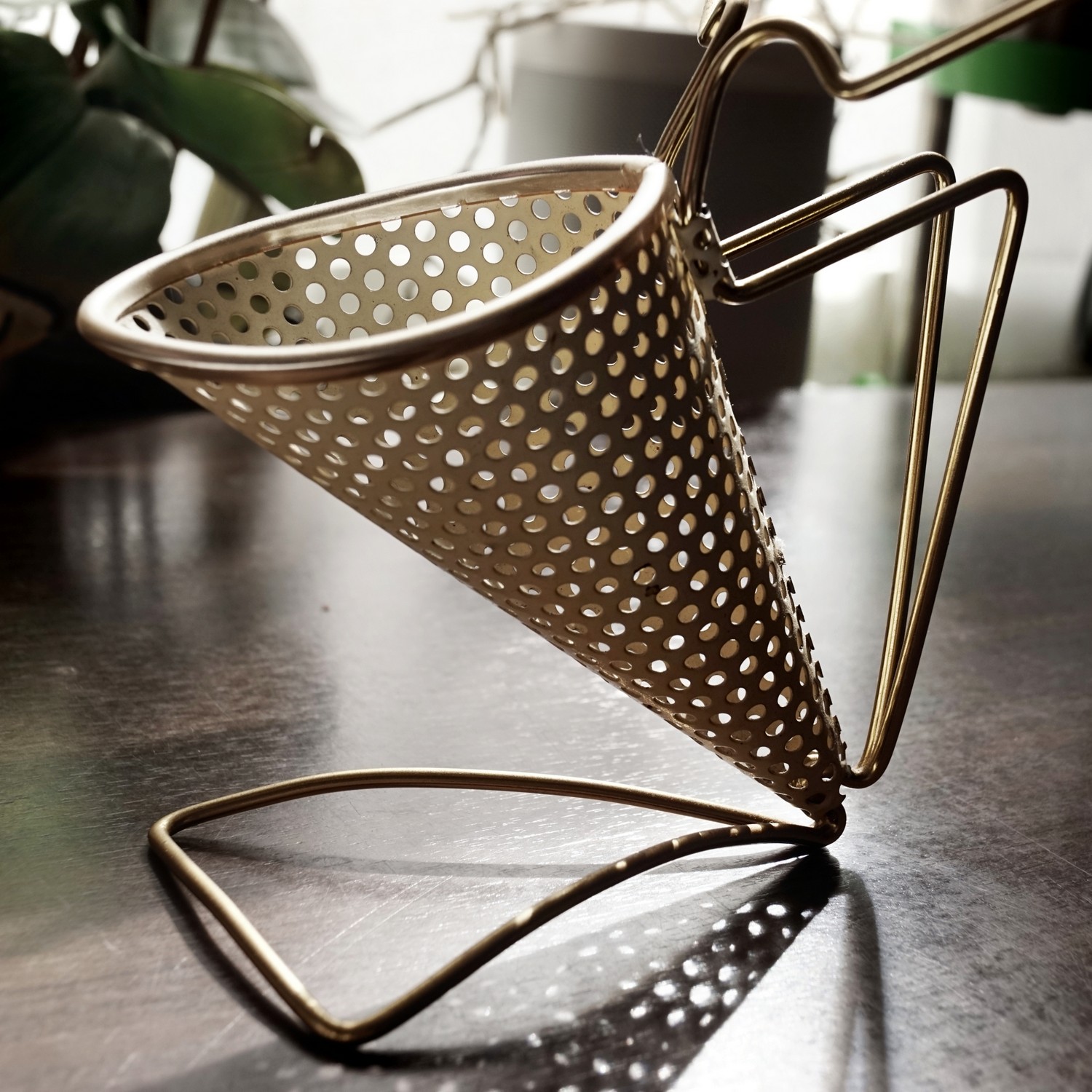 midcentury küche pastell salzstangenhalter gitter messing creme brezel rockabilly gläser tüte 50er 60er Jahre