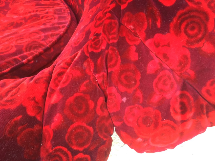 Bretz Rosy Stuhl Rosenstoff rot Sofastulh Sessel Rosen