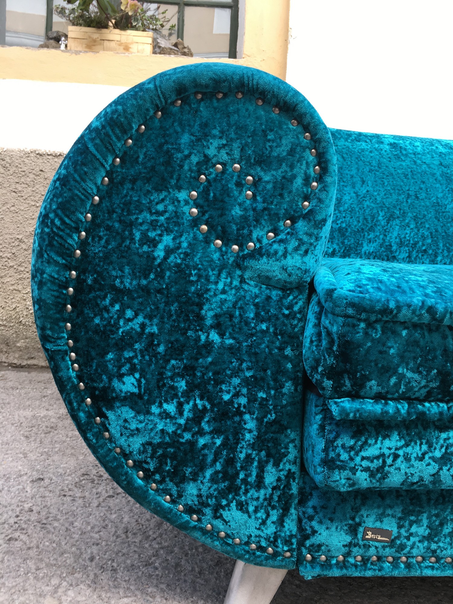 Bretz Sofa Gaudi ausziehbares Bettsofa Schlafsofa Schimmersamt türkis blau silber Designermöbel