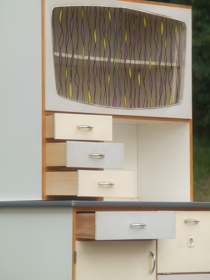 Vintage Küchenschrank antik Pastell 60er-Jahre Requisite Film Fotoshotting Rockabilly Leihmöbel