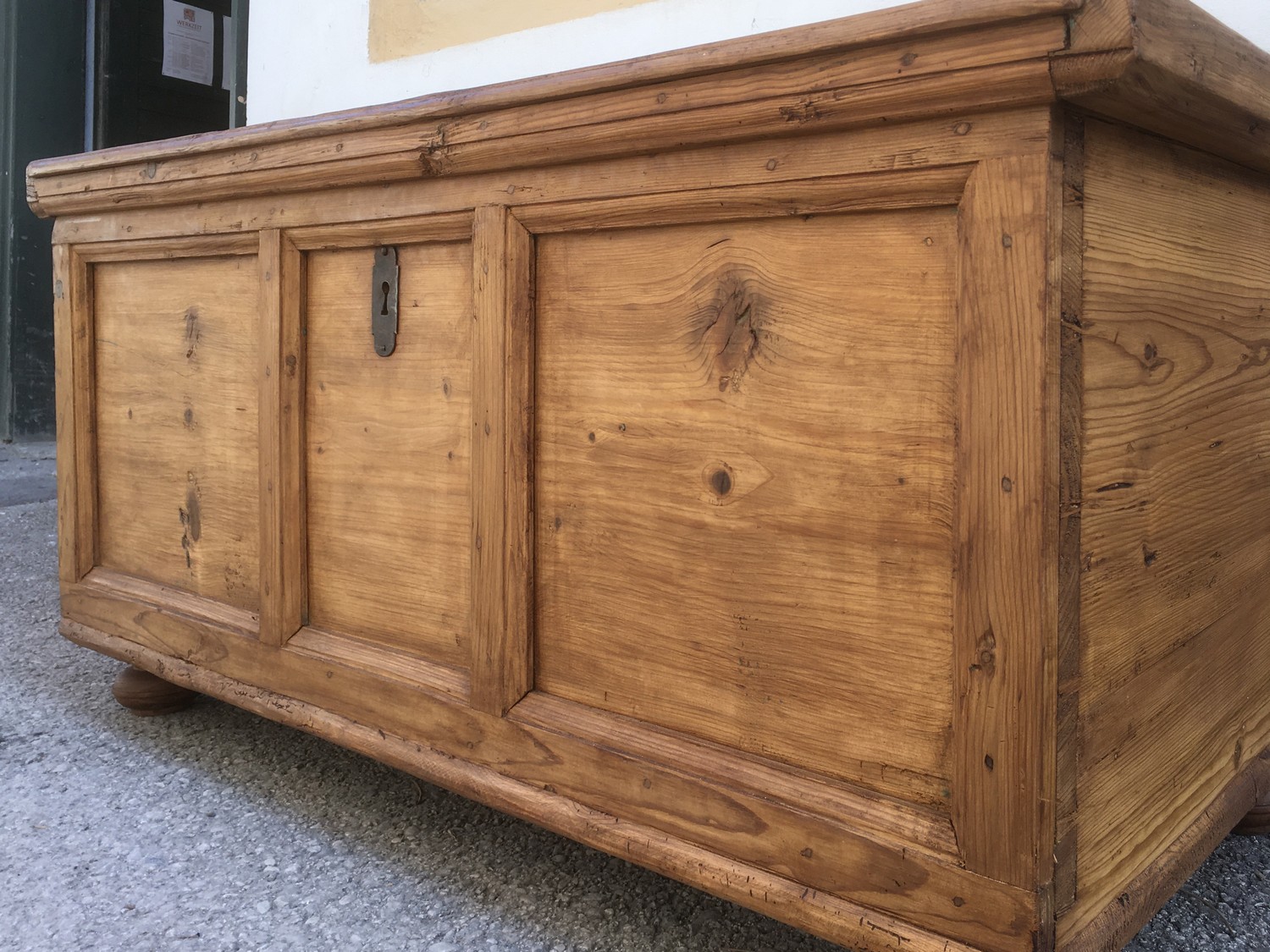 Truhe Landhaus Weichholz antik groß Flachdeckel Kiste groß