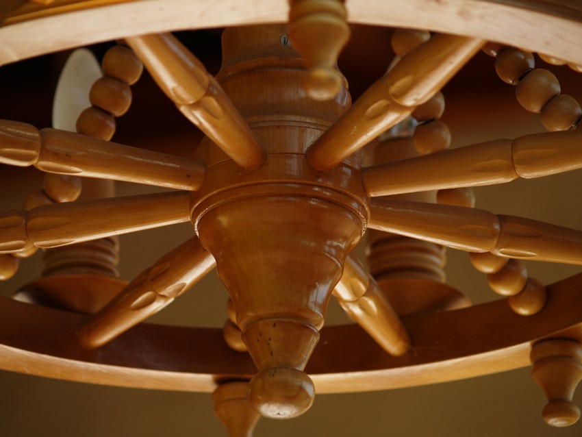 Bauernlampe Holz Luster Wagenrad Hängelampe