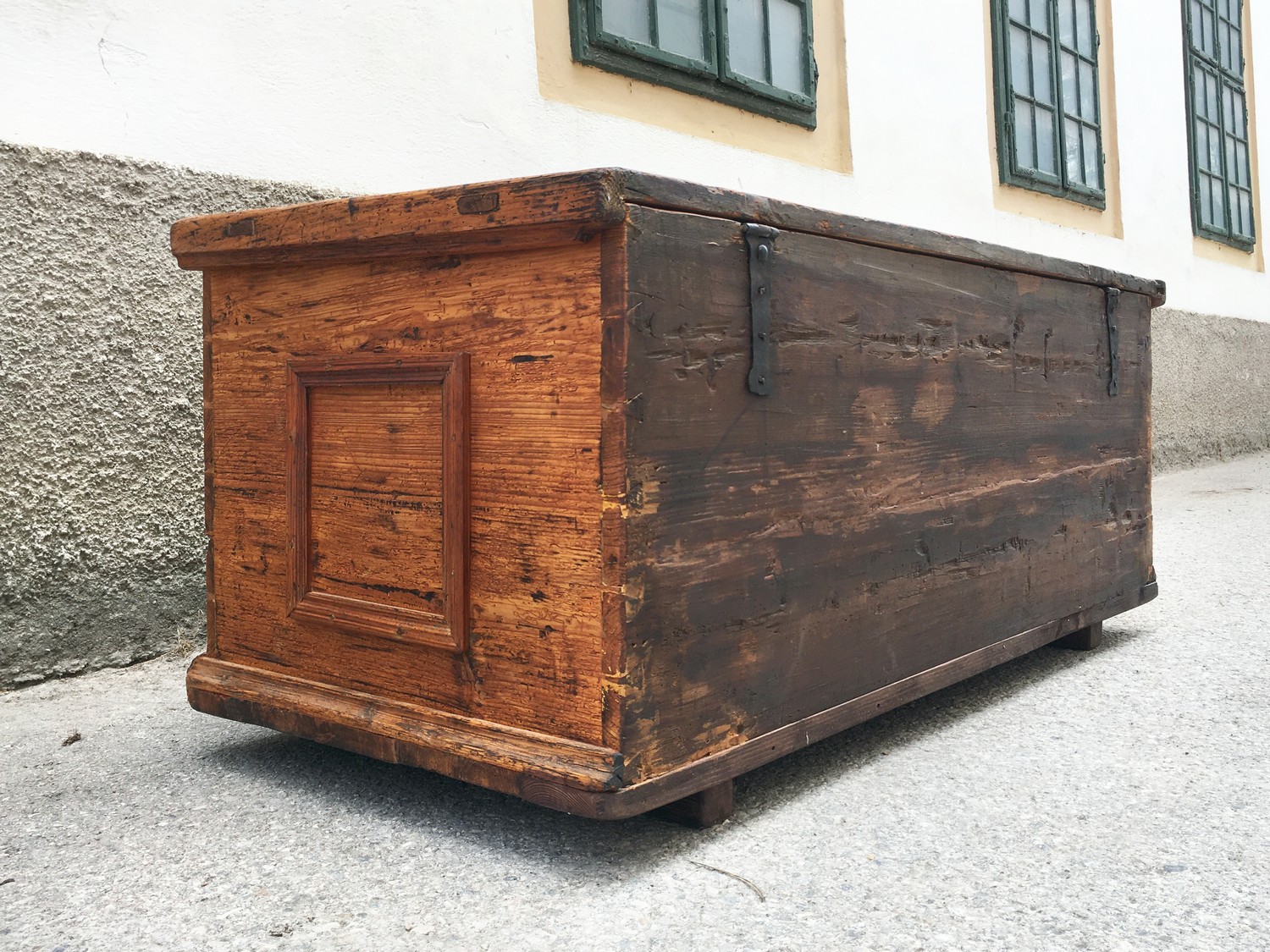 Herrschaftliche Truhe groß Weichholz 18. Jahrhundert restauriert antik