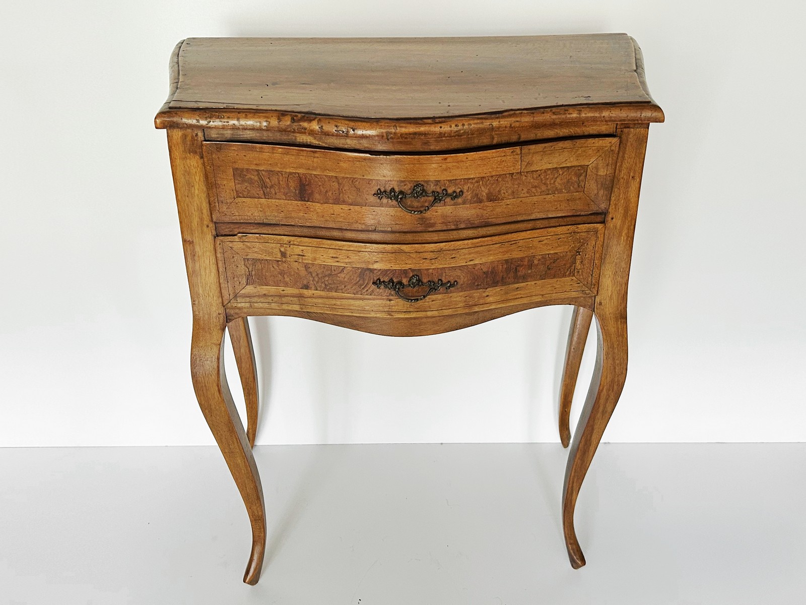 Barock Kommode antike Möbel Nussholz Massivholz Antiquität 1840