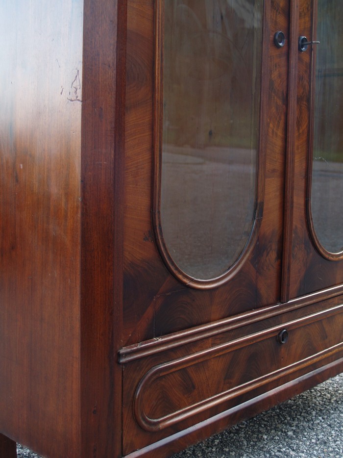 Biedermeier Schrank antik Nuss Vitrine restauriert