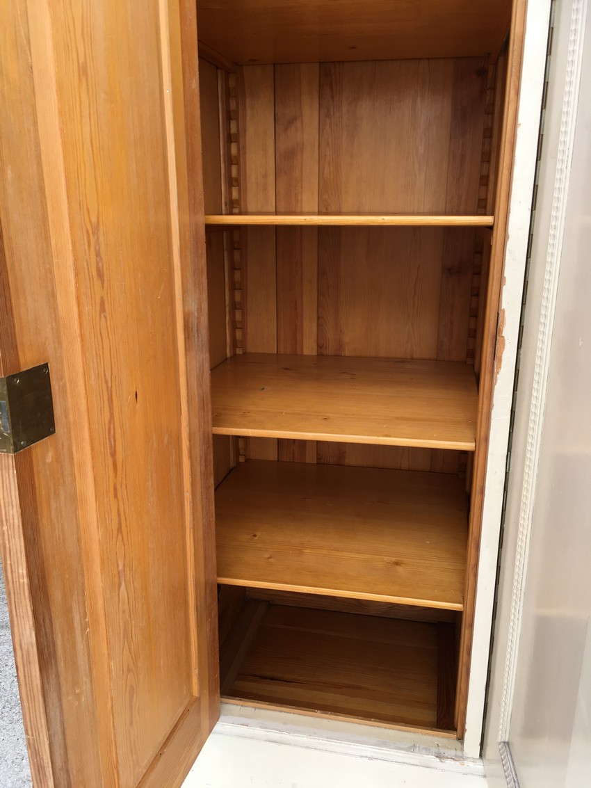 Dielenschrank Garderobe antik Vintage Creme Shabby Chic Jugendstil Vollholz Möbel antik