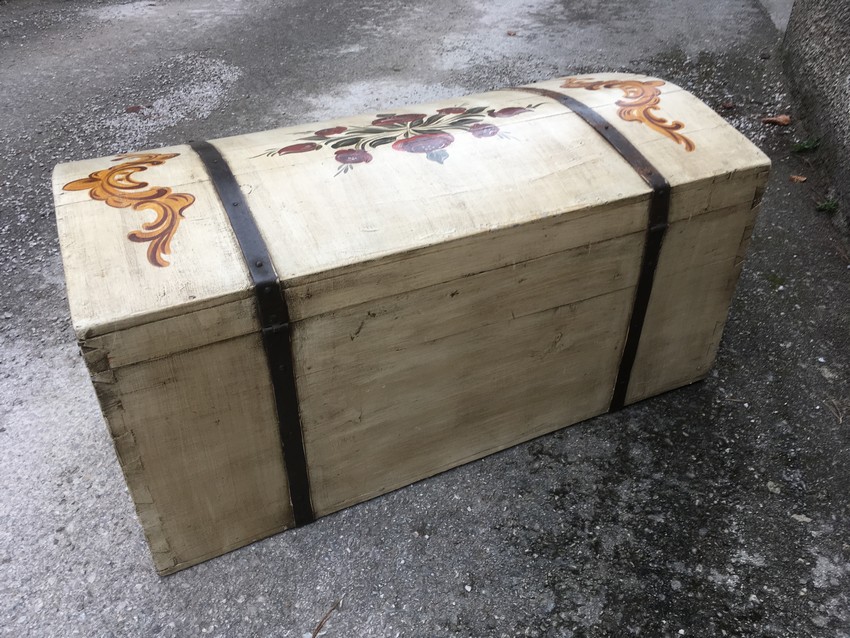 Truhe handbemalt antik groß