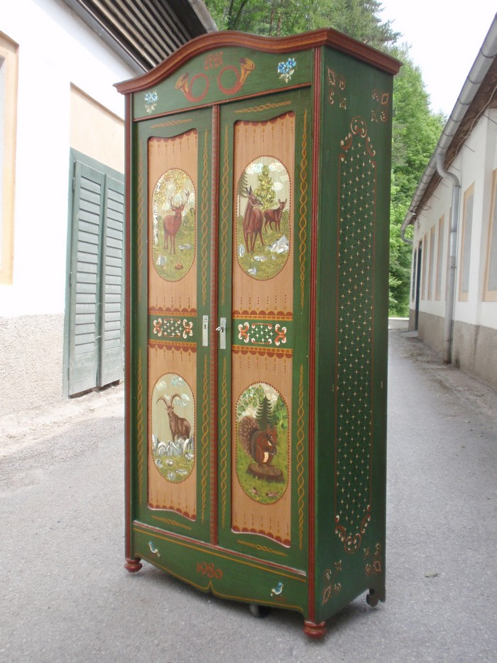 Bauernschrank grün antik