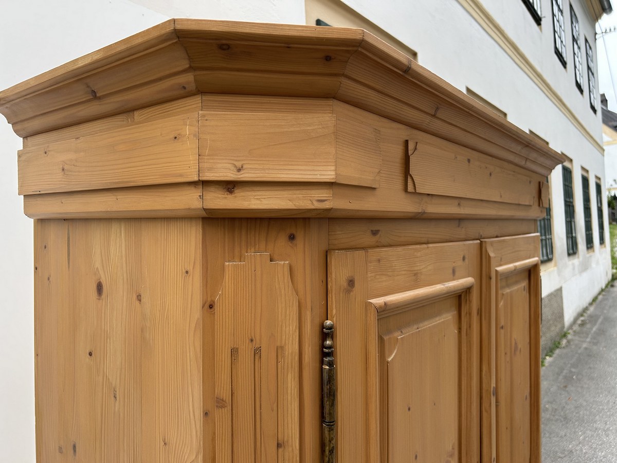 Schrank Gruenderzeit Stil