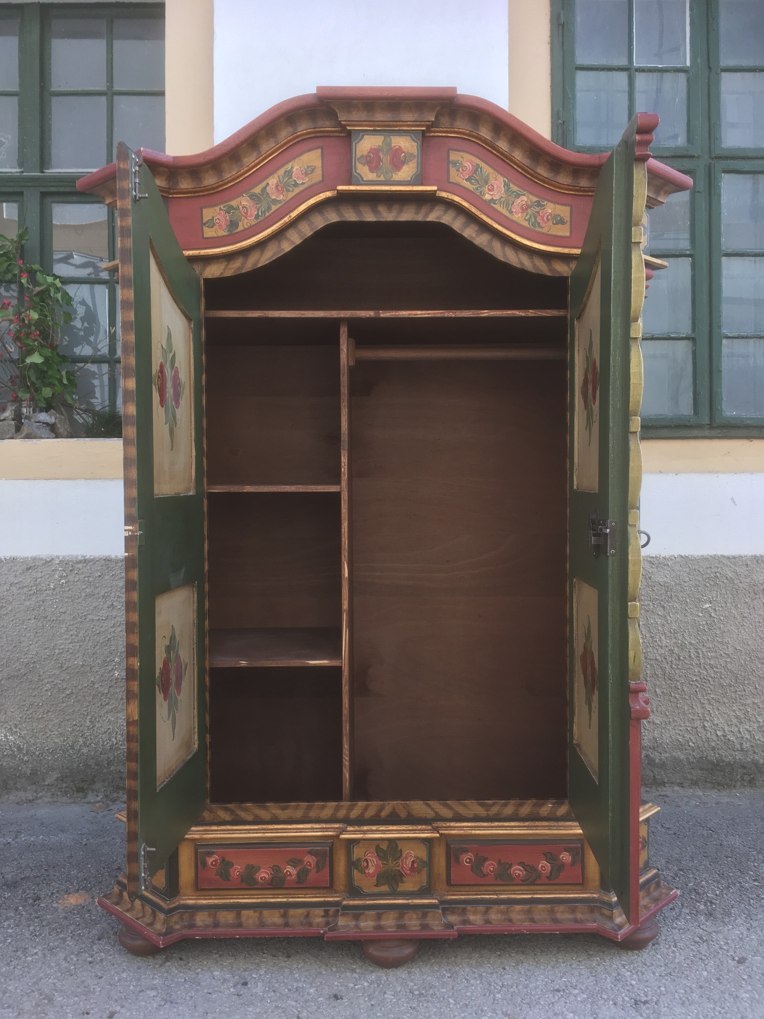 Bauernschrank Kleiderschrank Schrank handbemalt Bauernkasten Landhaus
