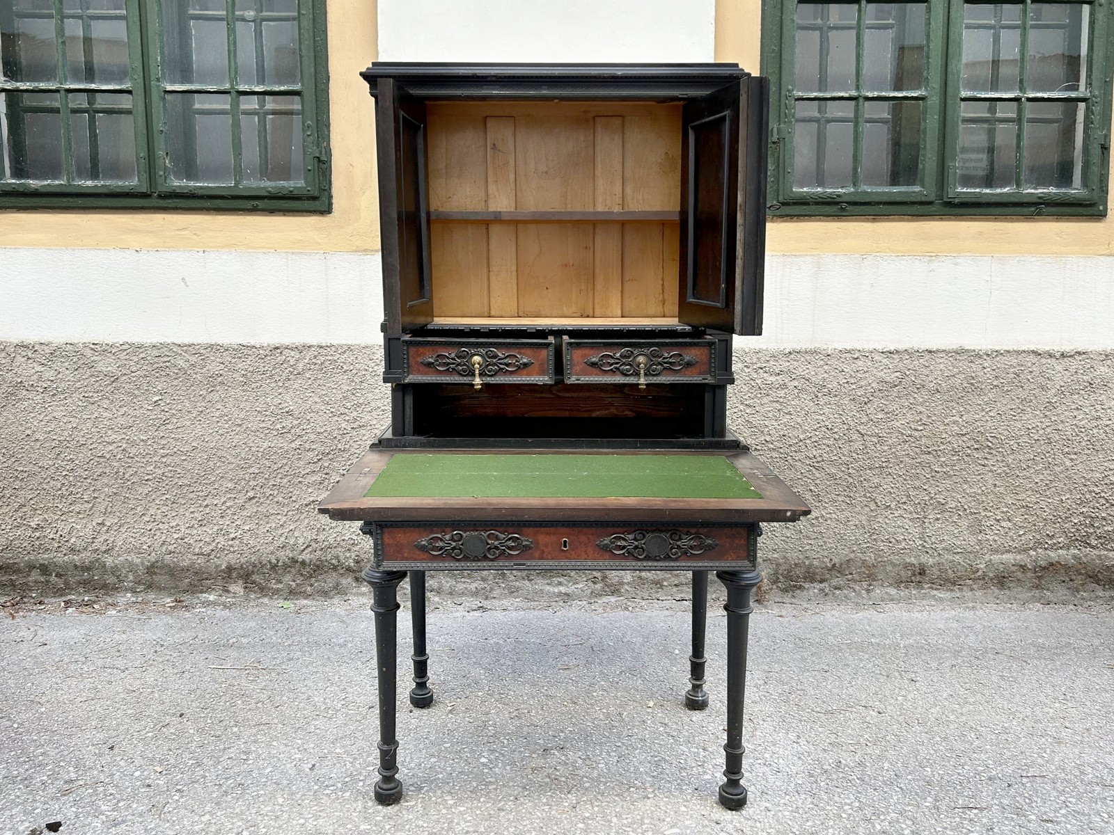 antiker Schreibtischsekretär Möbel Antiquität 1740 Schrank Möbel requisite Film Leihmöbel Schreibschrank