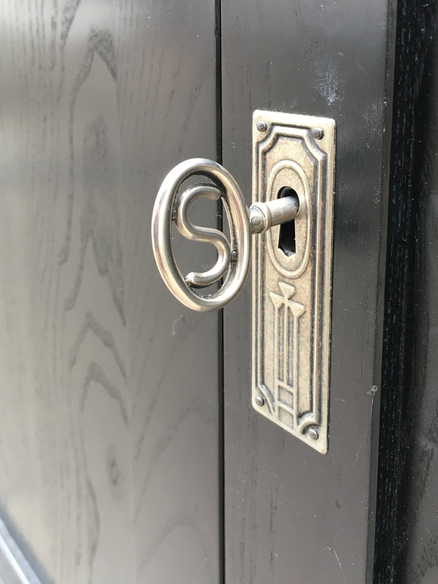 Jugendstil Vertiko Barschrank Stilmöbel schwarz Bleiverglasung SELVA Italy Kommode