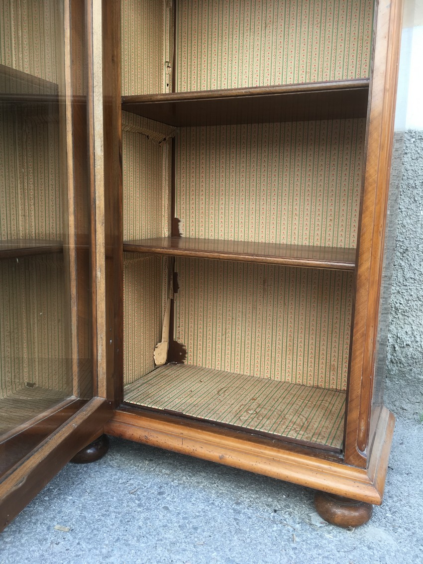 Büchereckschrank
