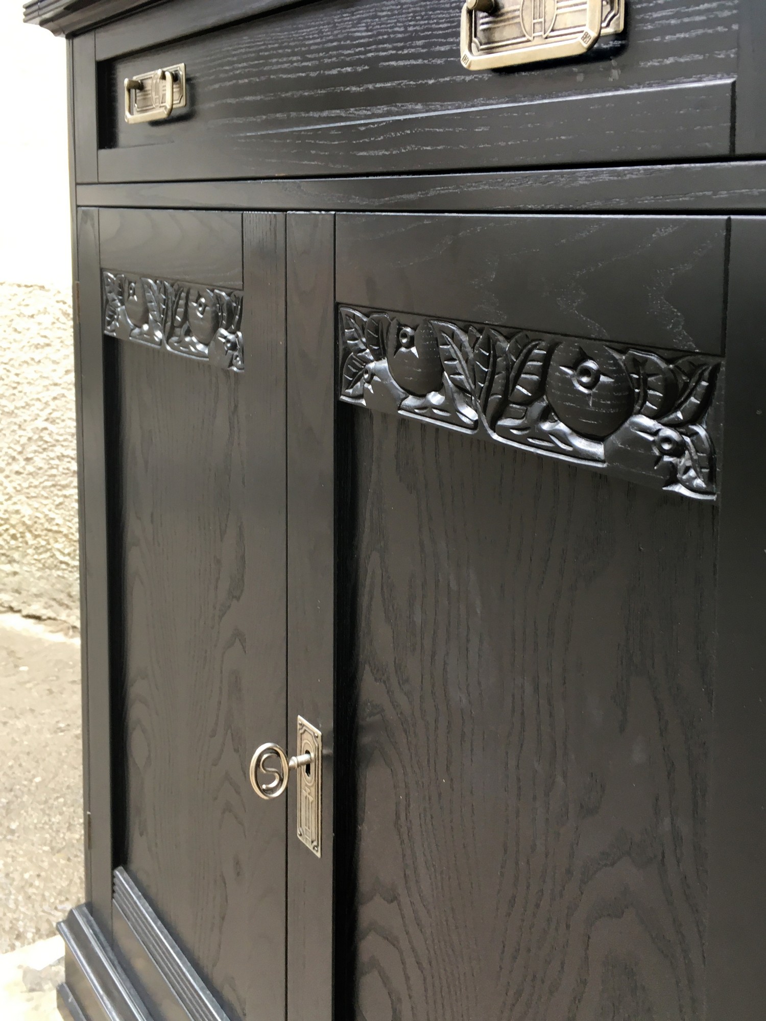 Jugendstil Vertiko Barschrank Stilmöbel schwarz Bleiverglasung SELVA Italy Kommode