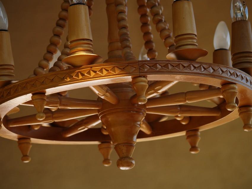 Bauernlampe Holz Luster Wagenrad Hängelampe