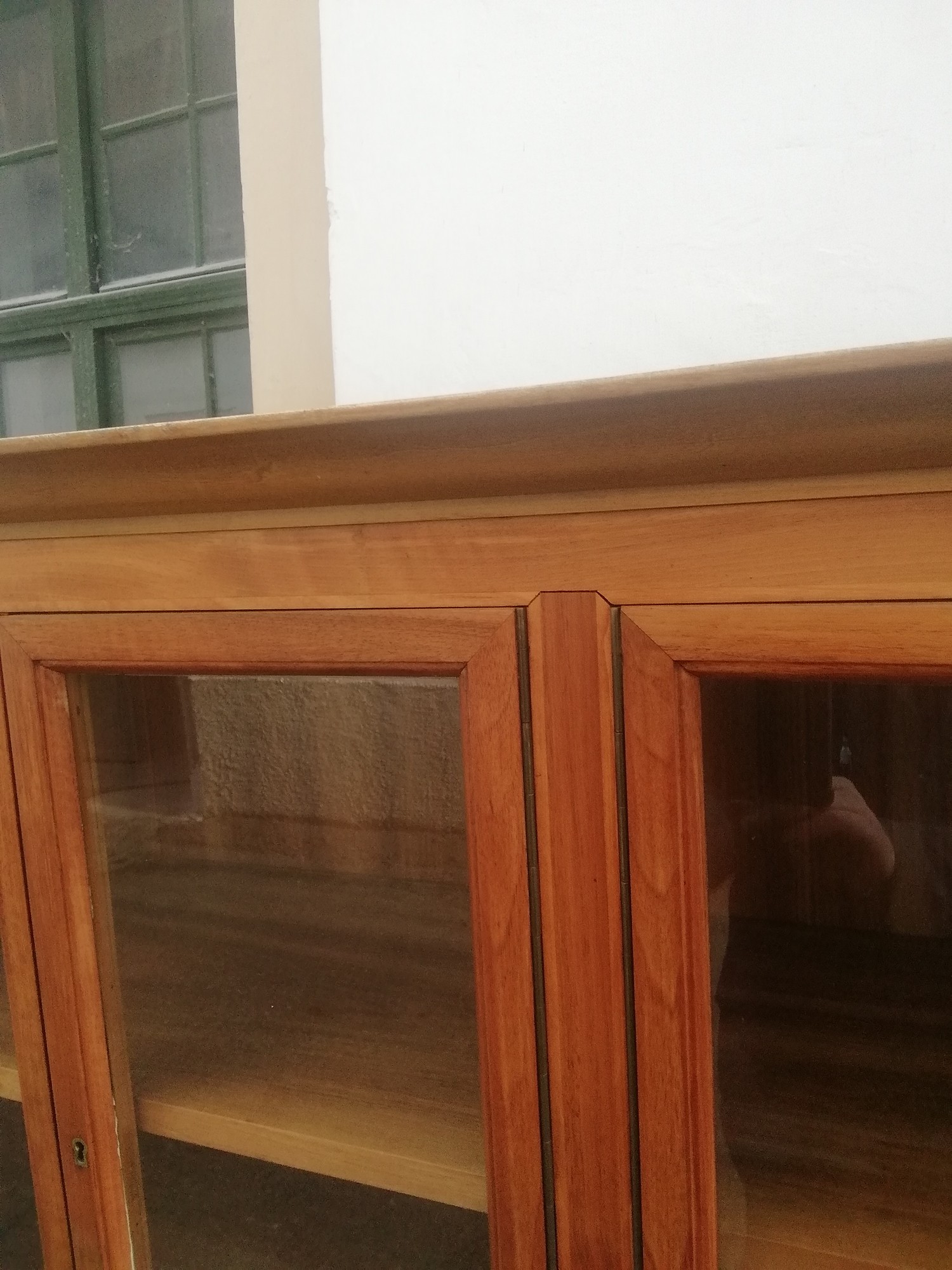 Vitrine hochwertiger Schrank schlichte Fertigung Bücherschrank Geschirrschrank Geschirrvitrine Skandi Danish Design Möbel