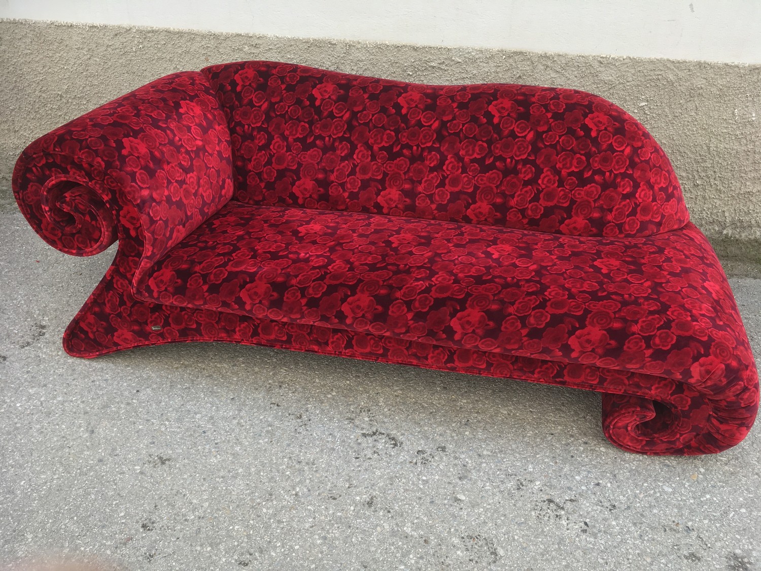 Bretz Rosenstoff Sofa Recamiere Mammut achtsam gebraucht