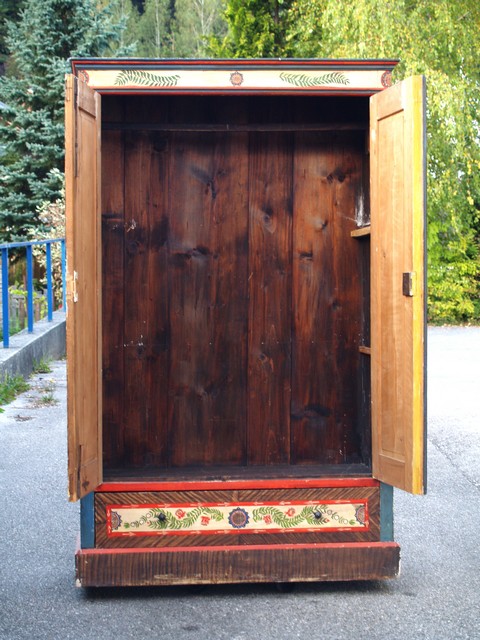 Schrank antik bemalt