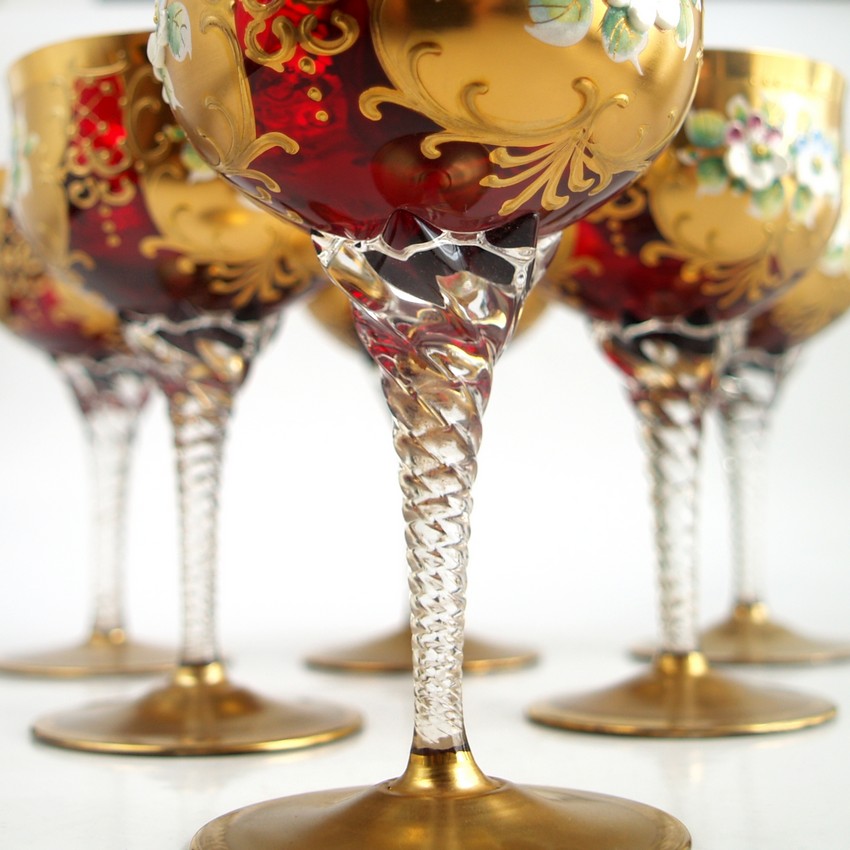 Weingläser Böhmen Bleikristall Set 6 Stk. mundgeblasen Emaille-Blumen