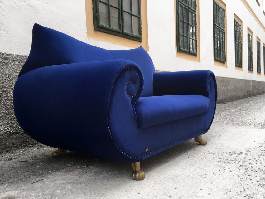 Bretz Gaudi Sofa
