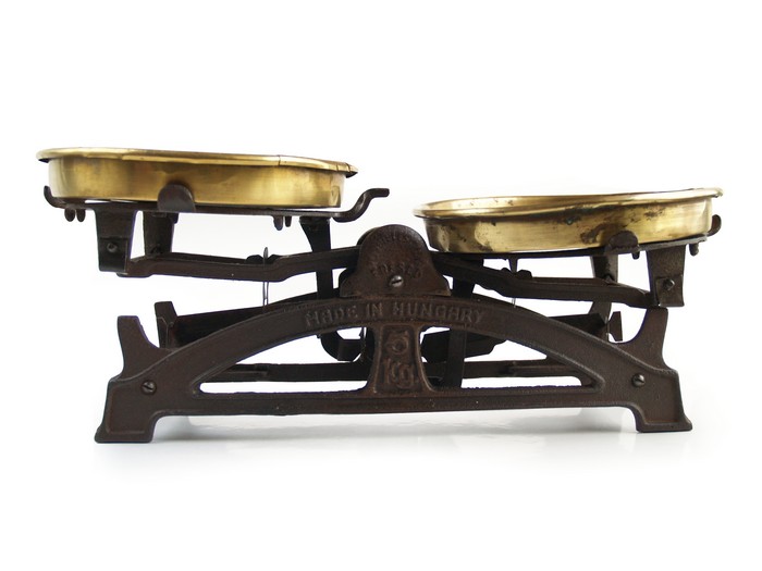 Schalenwaage antik