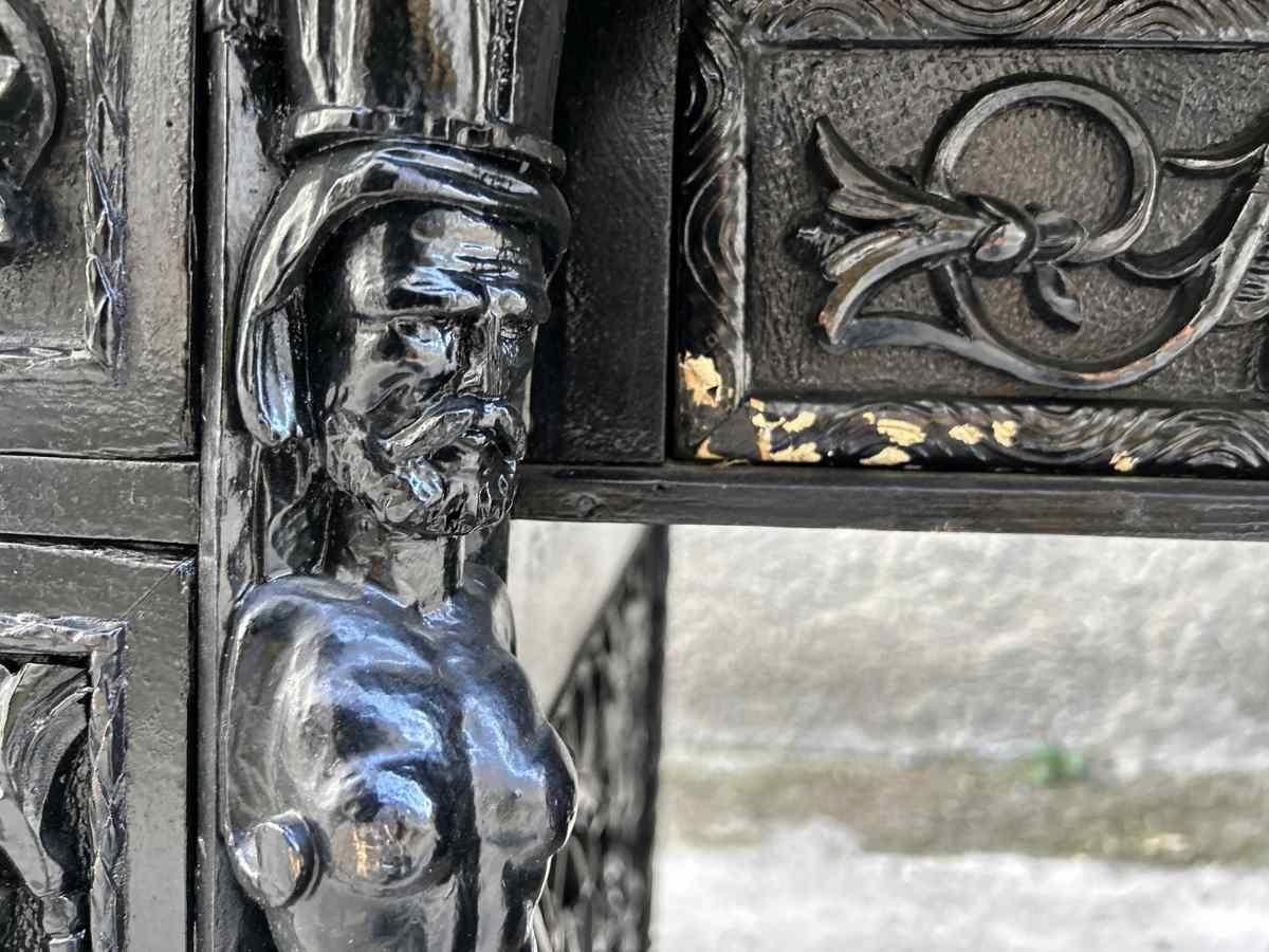 Antiquität Renaissance Schreibtisch antik Barock Möbel