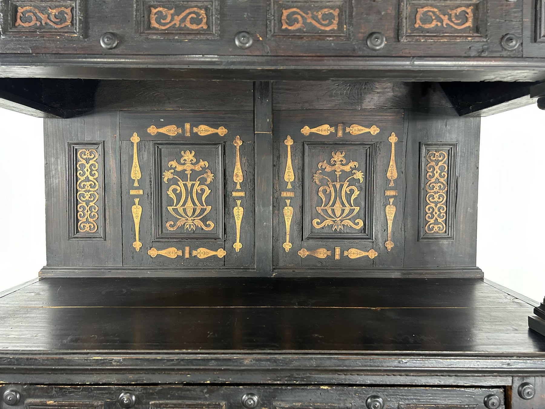 schrank antik um 1620