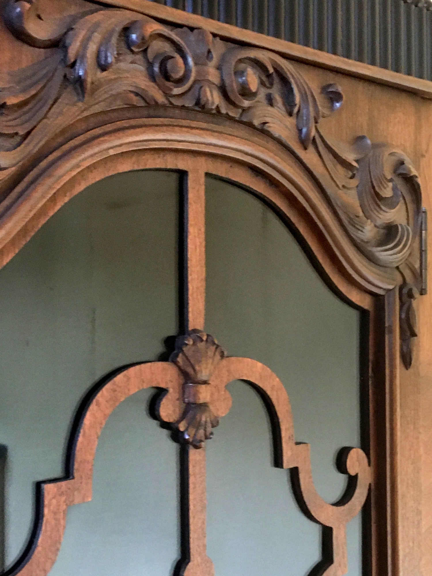Geschirrschrank antik Vitrine Kredenz Vollholz SChrank Spiegel beschnitzt