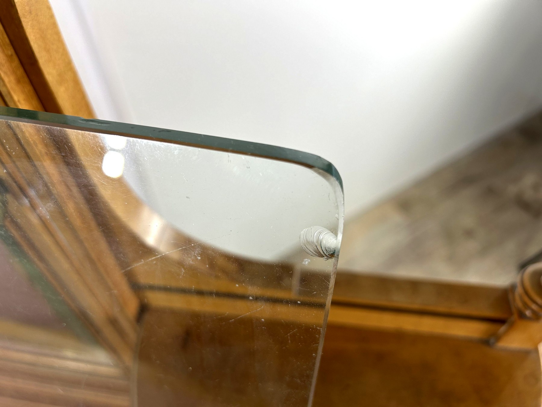 Glasplatte Schminktisch Ludwig Schmitt Wien Detail