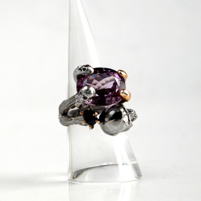 Ring Totenkopf 925 Silber Edelsteine Amethyst