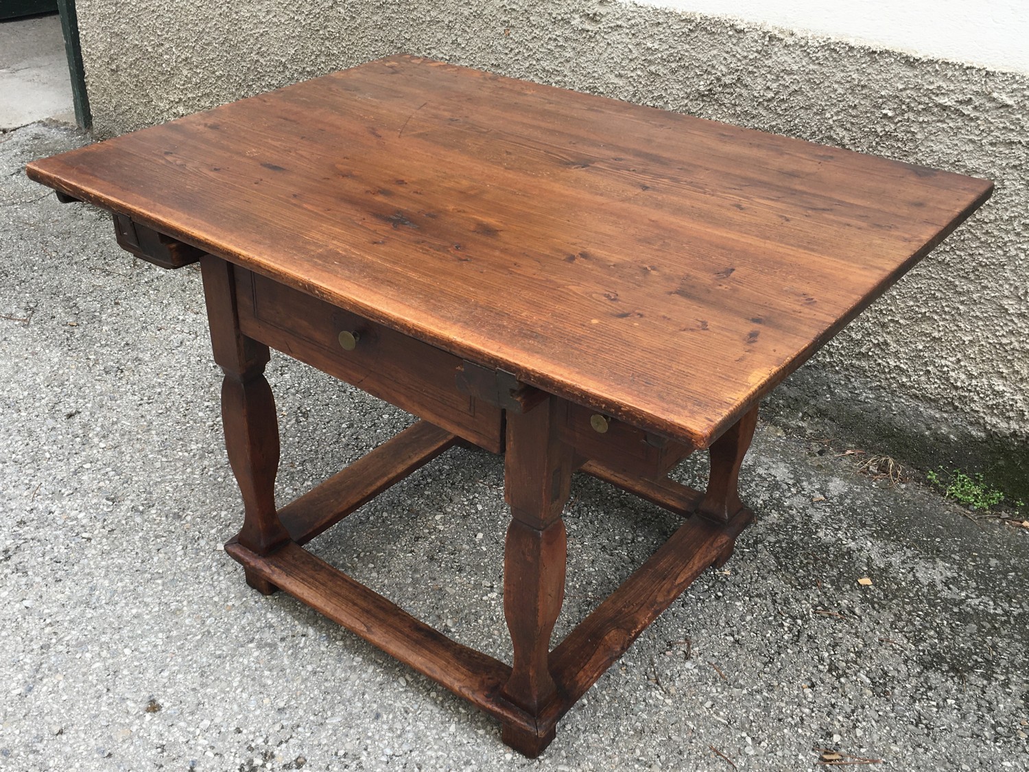 antiker Vollholz Tisch Landhaus Jogltisch massiv Bauerntisch Antiquität