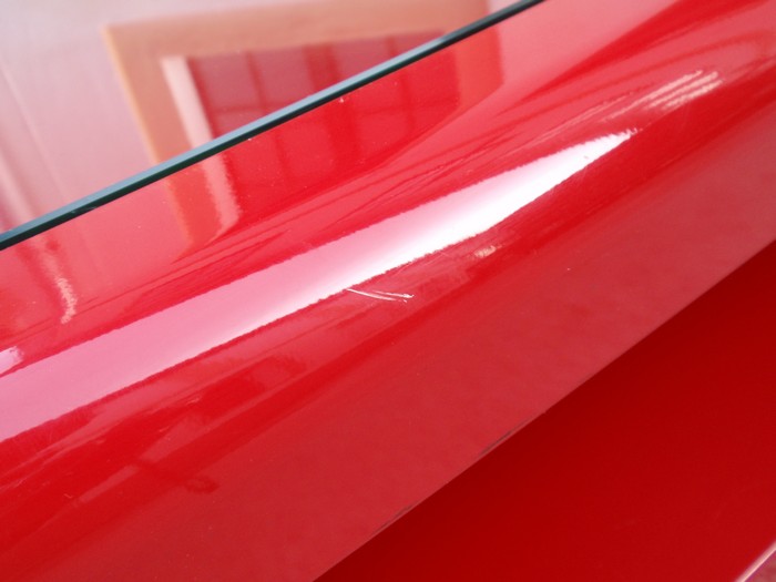 Bretz Couchtisch rot Metallmöbel Desgnklassiker Sofatisch Rollenfüße Ral farbe Retro Design