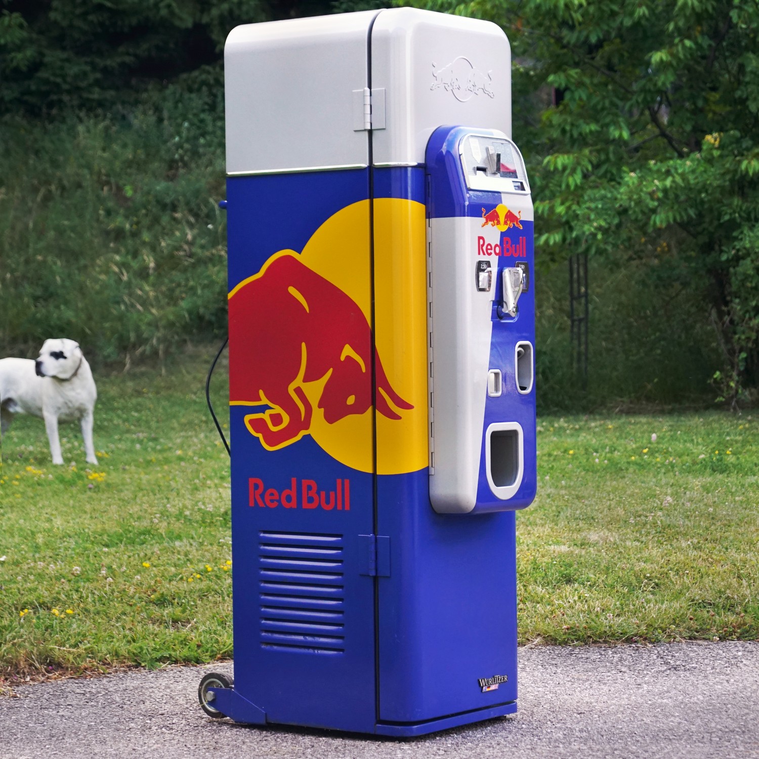 Wurlitzer Getränkeautomat Vending Retro Design Redbull Refrigerator Wurlitzer Getränkeautomat Vending Retro Design Redbull Refrigerator