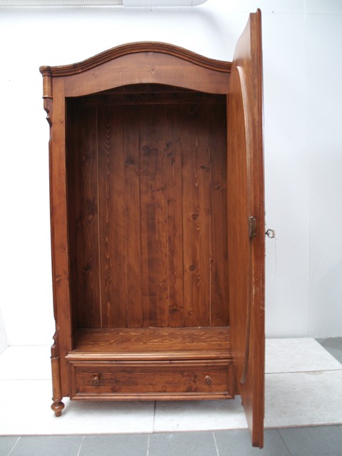 antikstil Dielenschrank