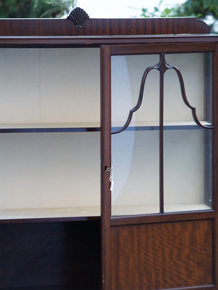 Stilvitrine englisch
