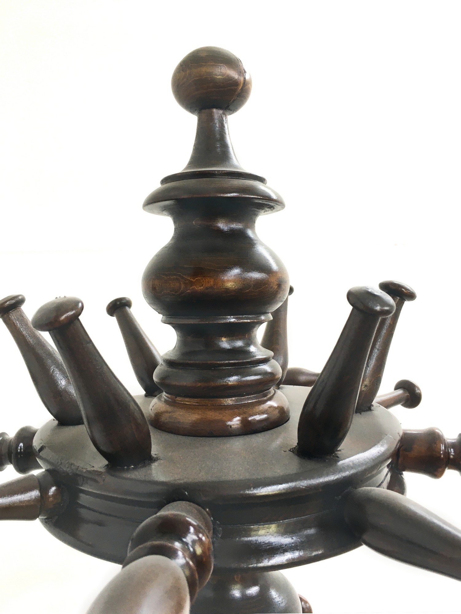 Garderobenstaender restauriert