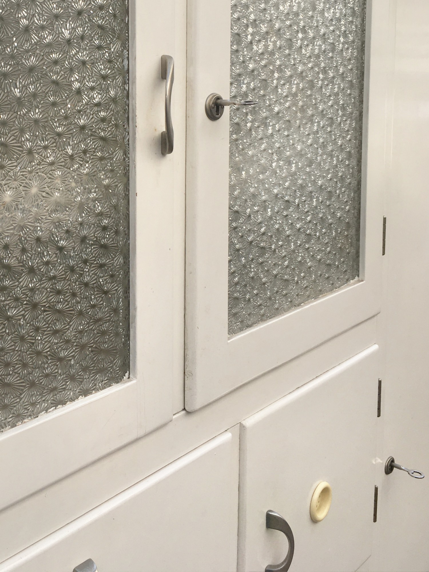 Küchenschrank Vintage creme Omas Schrank antik Vorratsschrank