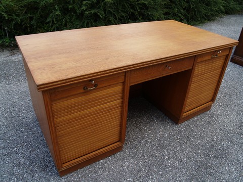 Schreibtisch antik Rollladen