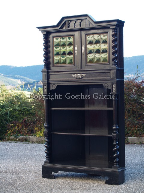 Schrank antik Vollsäulen schwarz