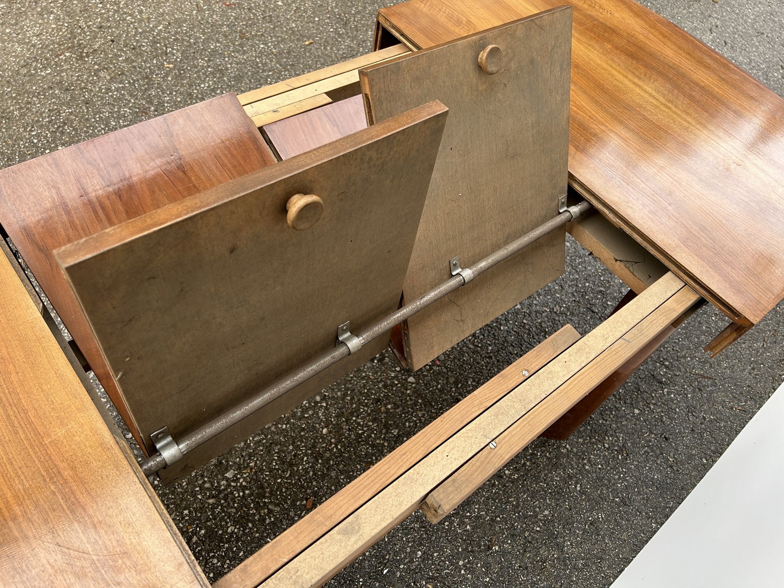 artdeco tisch antik ausziehbar nuss art deco Speisetisch massivholz antiquität brutalistisch Refugiumstisch